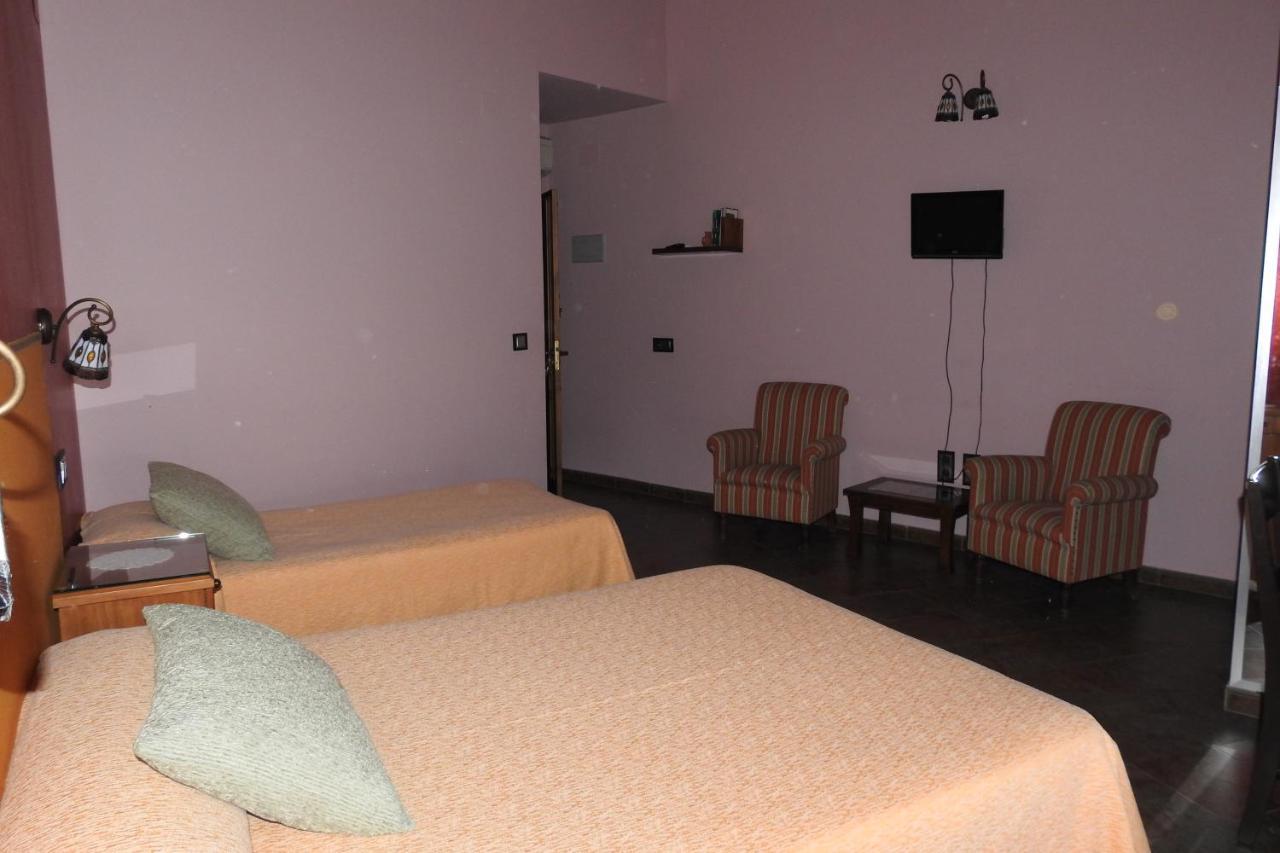 Monfraguee Country house Villarreal de San Carlos