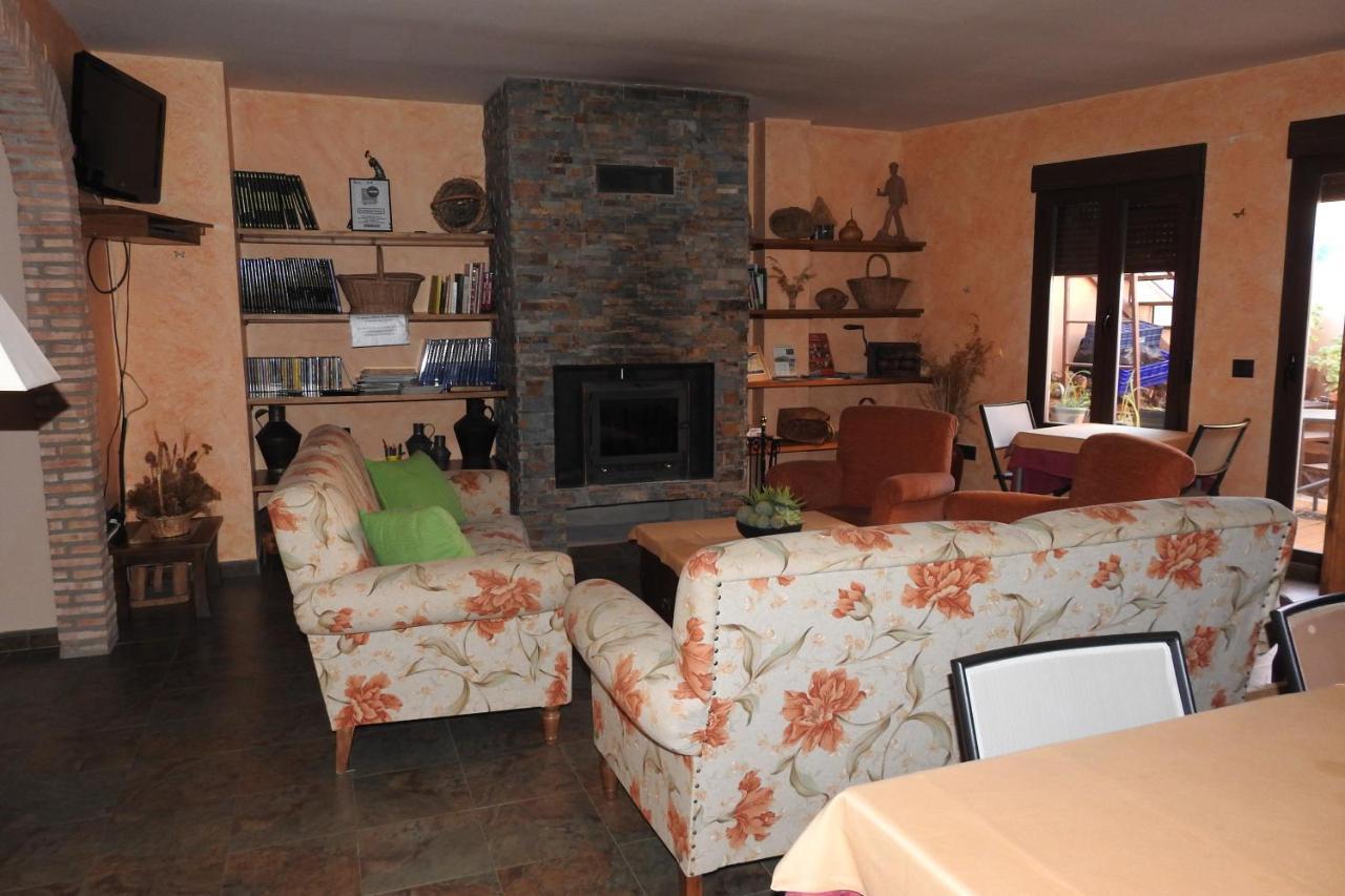 Monfraguee Country house Villarreal de San Carlos